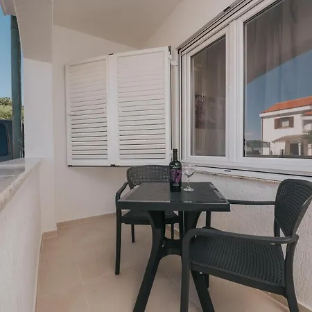 Virgine Maria I Apartment *