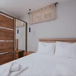 Virgine Maria I Lejlighed Baška